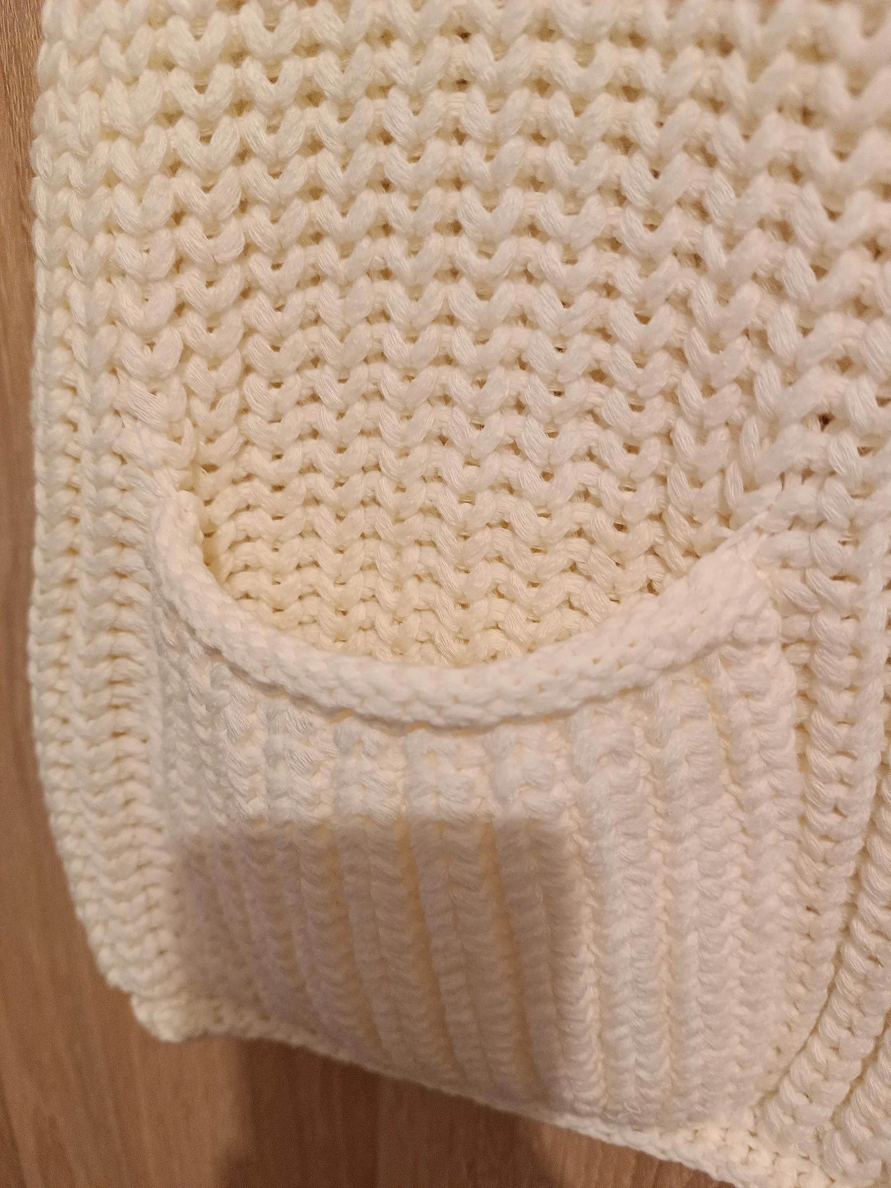 White Sleeveless Vest – photo 6